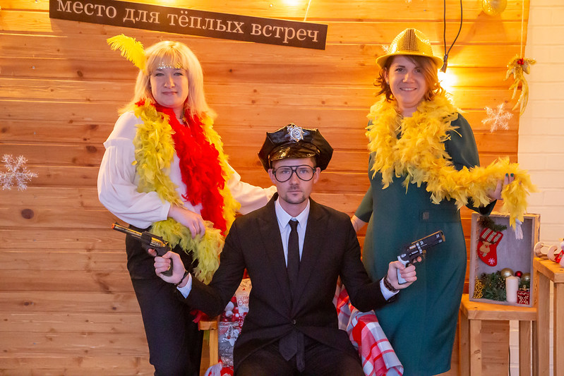 Новогоднее украшение зала для корпоратива в Таганроге