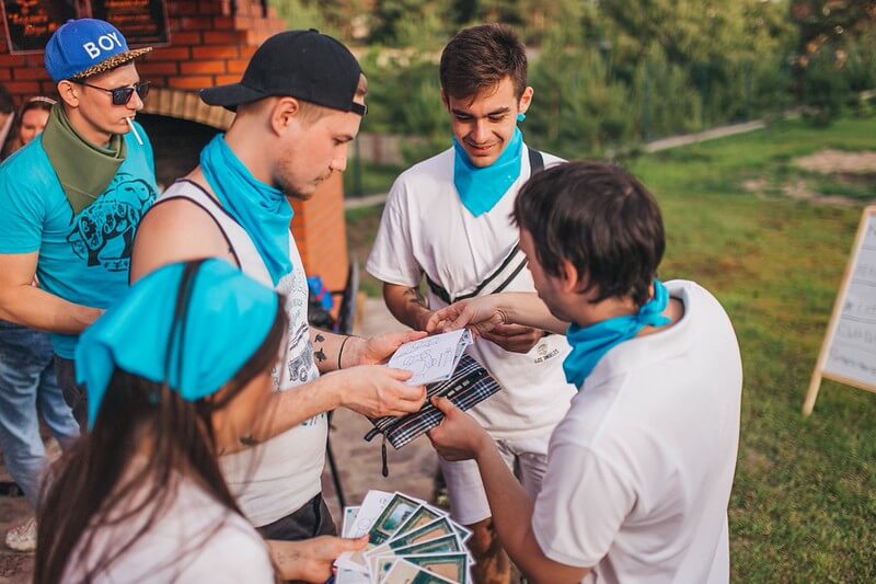 Как отметить майские праздники на природе в Таганроге — идеи отдыха, квесты и сценарии