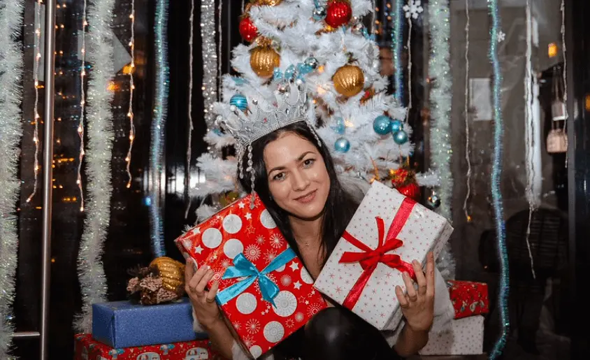 Гайд по идеальному Новому году 2026 с друзьями в Таганроге: от квартиры и коттеджа — до квеста и ночного города